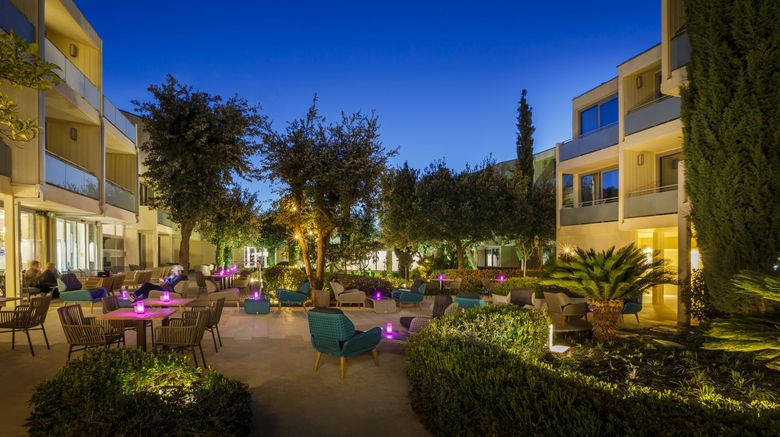 <b>Valamar Argosy Hotel Exterior</b> <b>Valamar Argosy Hotel Exterior</b>