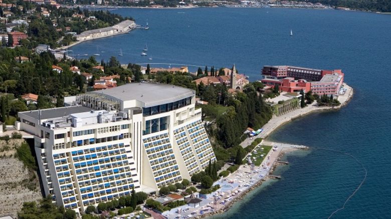 Grand Hotel Bernardin Exterior