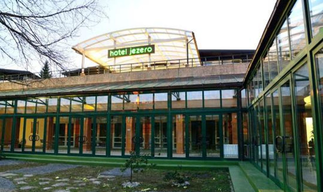 Jezero Hotel Exterior