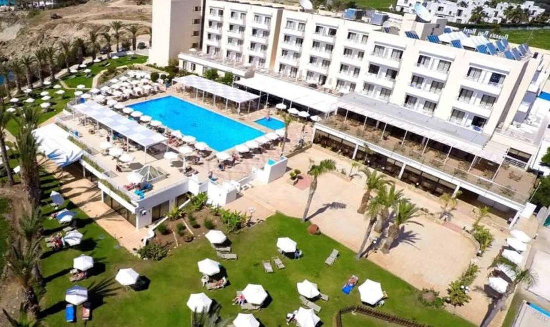 Queens Bay Hotel, Paphos Exterior