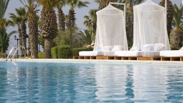 <b>Sandy Beach Hotel Exterior</b>