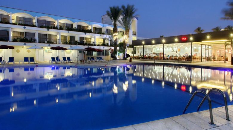 <b>Americana Hotel Pool</b>