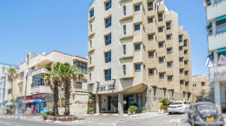 Maxim Hotel Exterior
