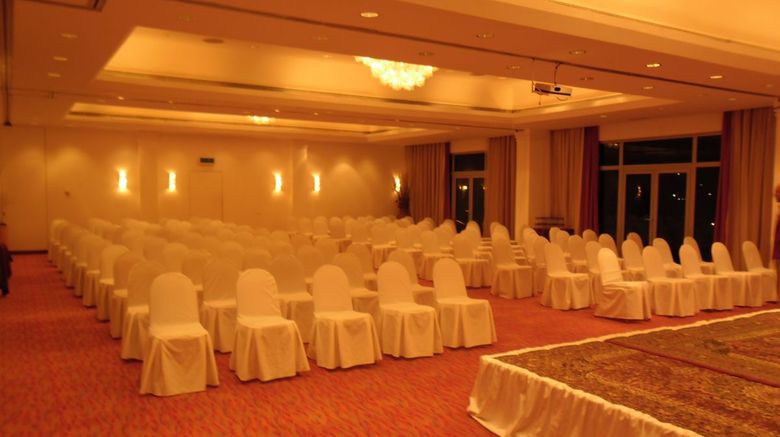 <b>Hatta Fort Hotel Meeting</b>
