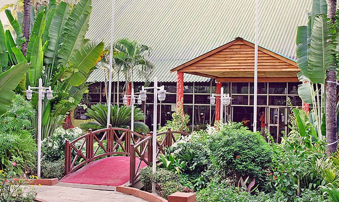 Senegambia Beach Hotel Exterior