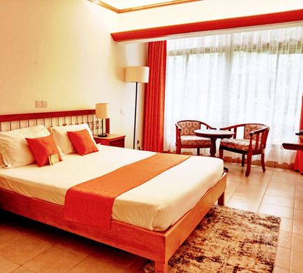 Boulevard Hotel Room
