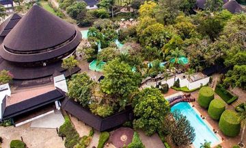 Safari Park Hotel & Casino