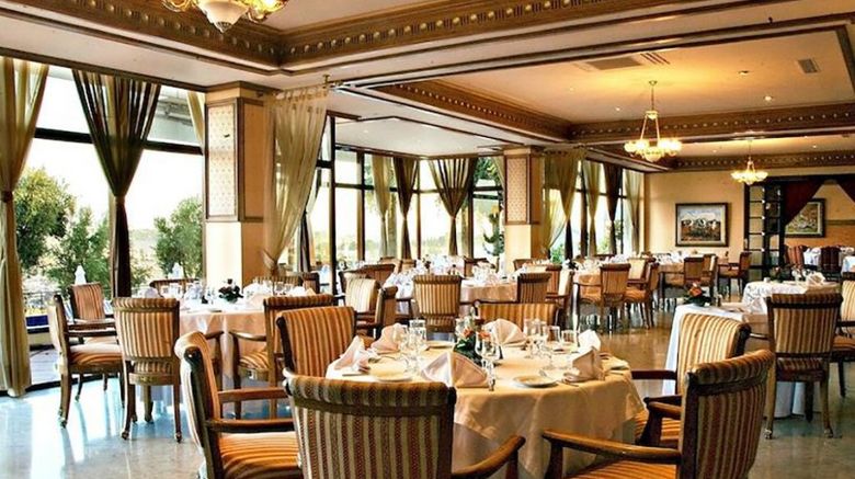 <b>Les Merinides Restaurant</b>