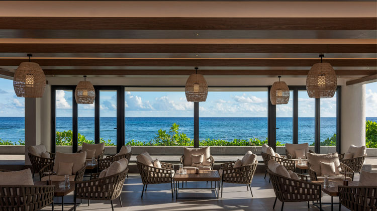 Avani Plus Barbarons Seychelles Resort Bar/Lounge
