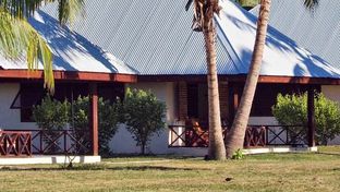 Bird Island Lodge