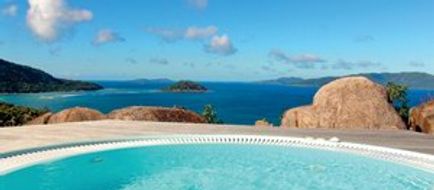Chateau de Feuilles Pool