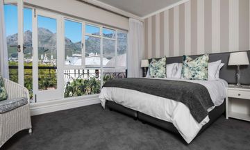 Cape Town Hollow Hotel