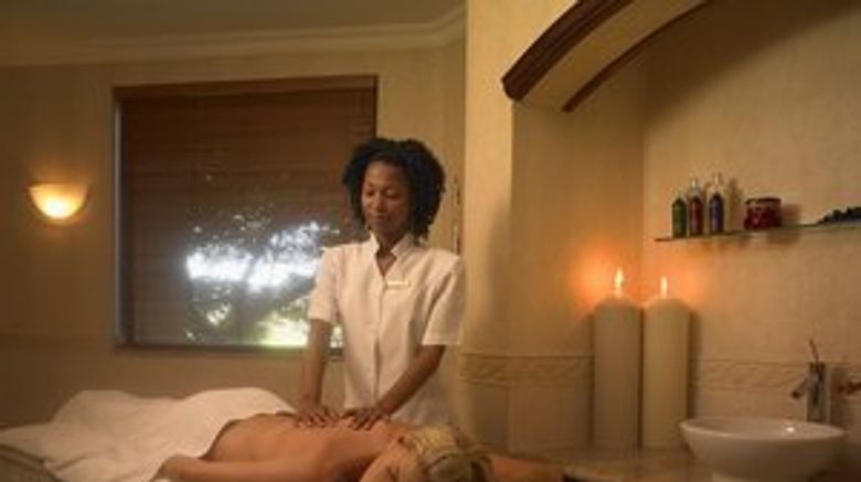 <b>The Cascades Hotel Spa</b>