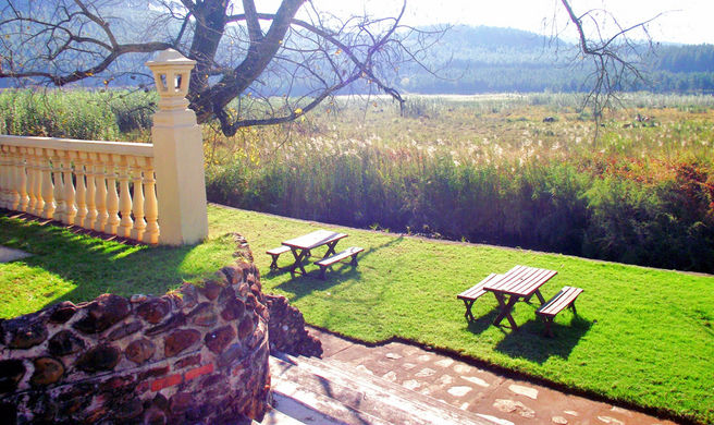 Floreat Riverside Lodge Exterior