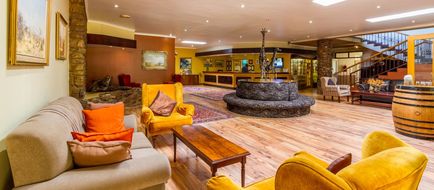 Hotel Numbi and Garden Suites Lobby