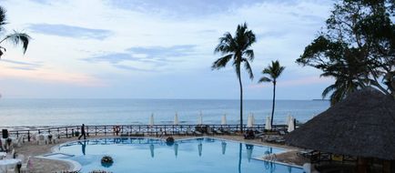 Ledger Plaza Bahari Beach Hotel Pool