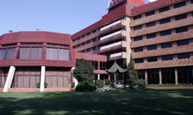 Cypress Hotel Exterior