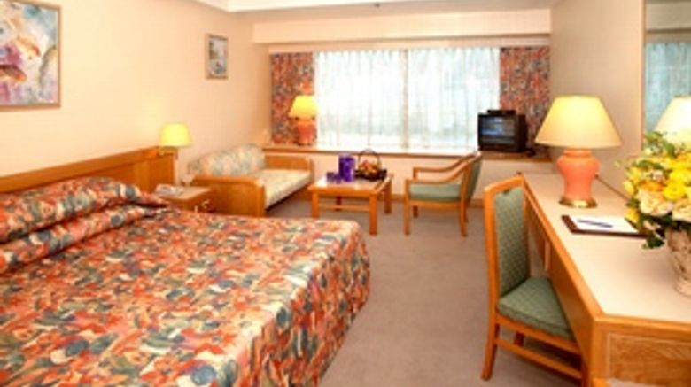 <b>Regal Riverside Hotel Room</b>