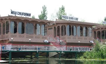 California Group of Houseboats