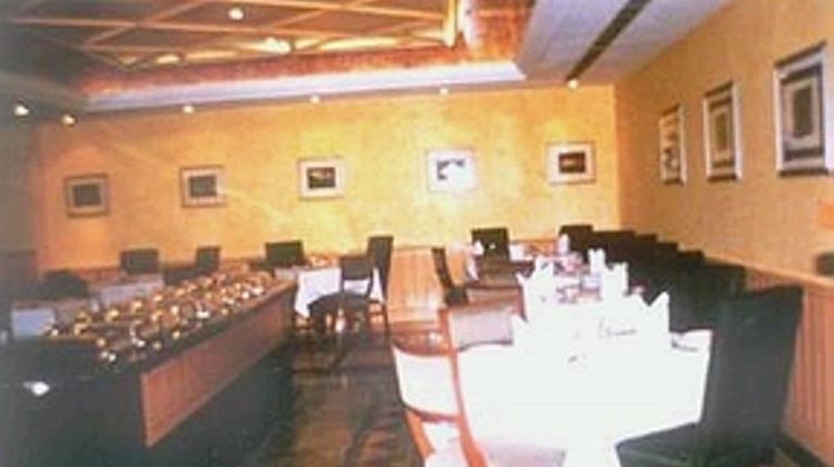 Hotel Ritz Plaza Restaurant