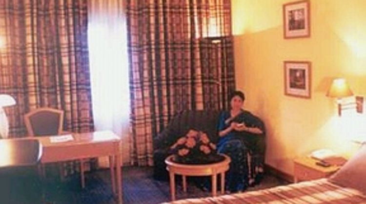 Hotel Ritz Plaza Room