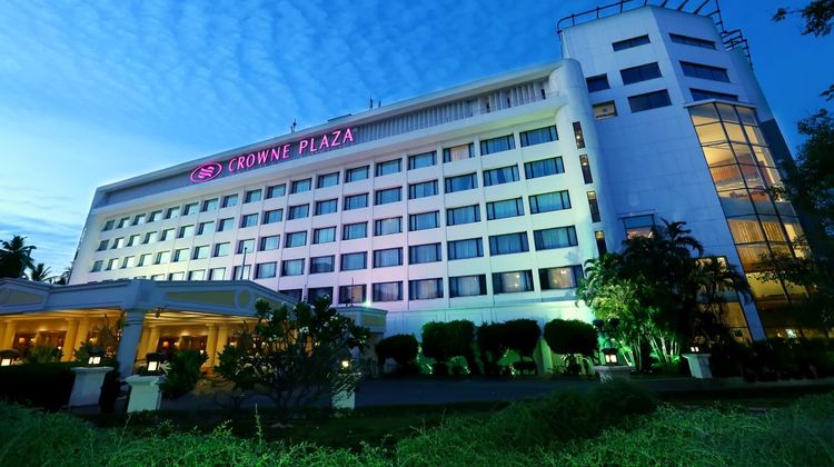 Crowne Plaza Chennai Adyar Park Exterior