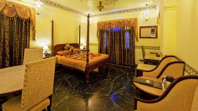<b>Umaid Bhawan Hotel Jaipur Suite</b>
