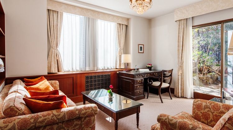 Hilltop Hotel Suite