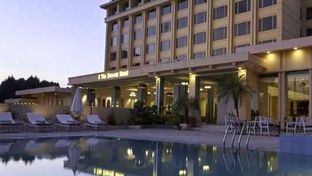 The Everest Hotel
