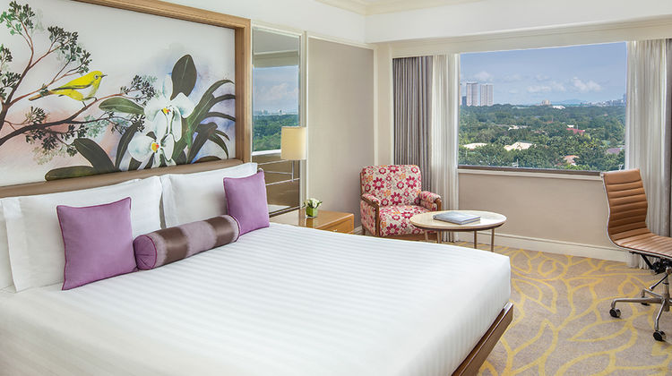 Dusit Thani Manila Room