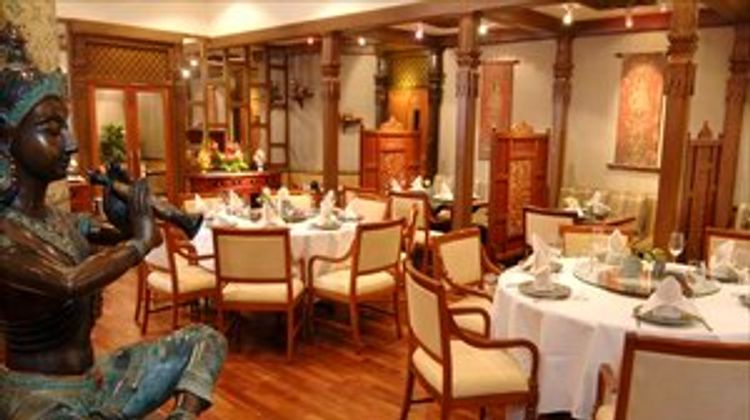 Cinnamon Lakeside Colombo Restaurant