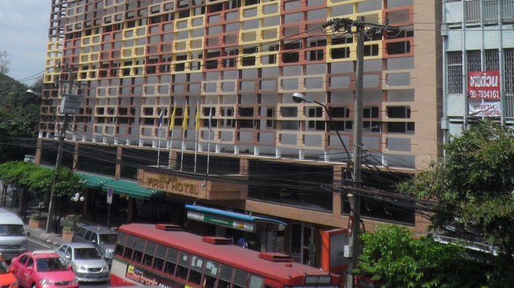 First Hotel Bangkok Exterior