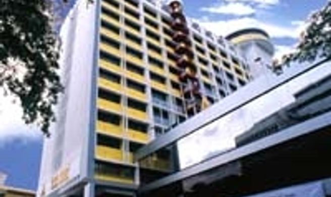 Narai Hotel Exterior