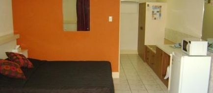 Alice Springs Airport Motel Room