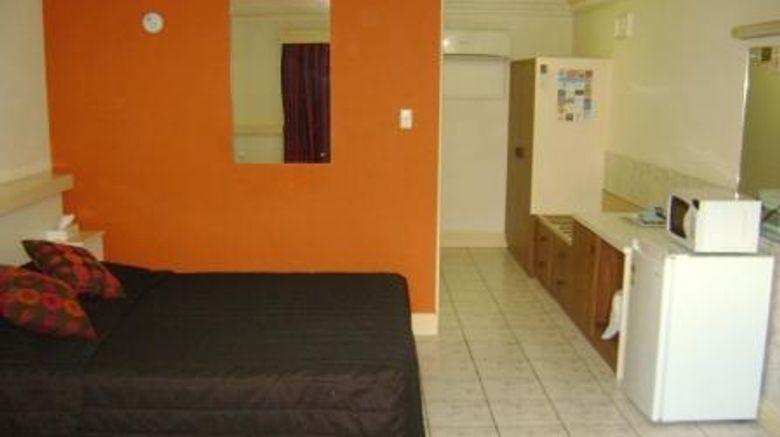 <b>Alice Springs Airport Motel Room</b>