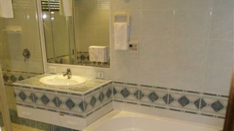 <b>Country Comfort Bundaberg International Spa</b> <b>Country Comfort Bundaberg International Spa</b>