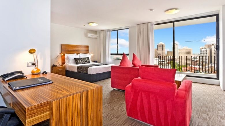 <b>Cambridge Hotel Sydney Room</b>