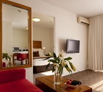 Cambridge Hotel Sydney Suite