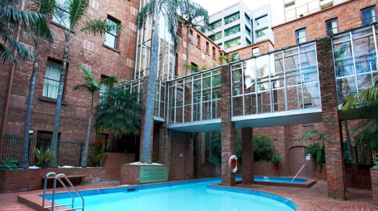 Gordon House Apartments Pool