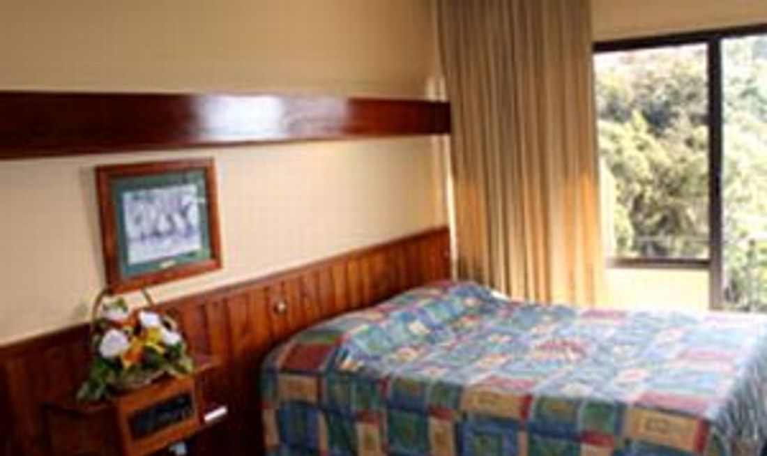 Village Family Motor Inn Room