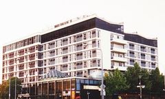 Hotel Adelaide International