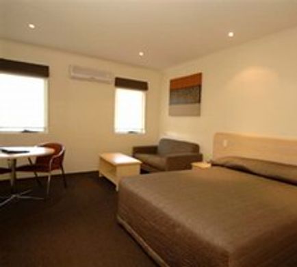 Red Bridge Motor Inn Room