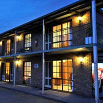 Statesman Motor Inn