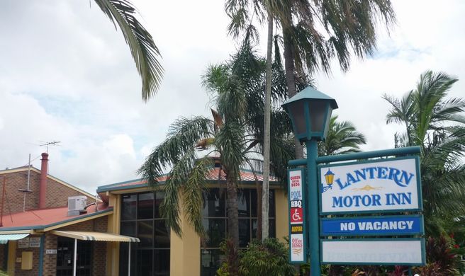 Lantern Motor Inn Exterior