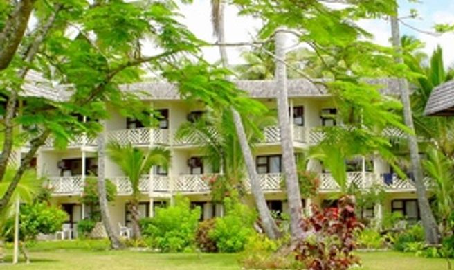 Edgewater Resort & Spa Exterior