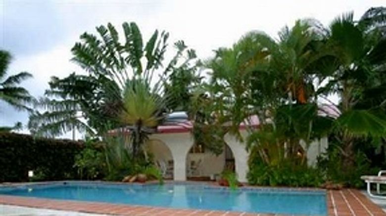 <b>Lagoon Breeze Villas Pool</b>
