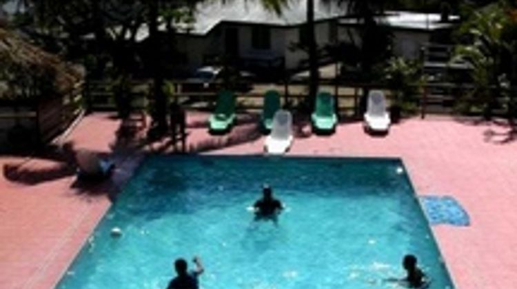 Crows Nest Resort Pool