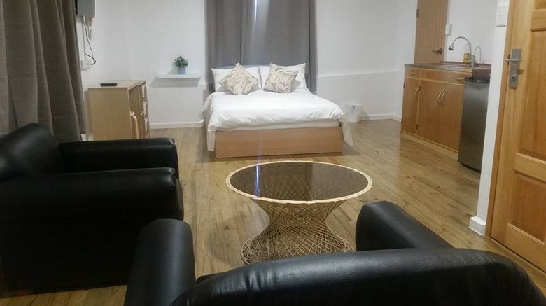 <b>TownHouse Apartment Hotels Suva Room</b>