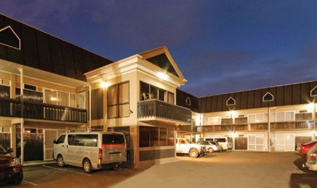 Kiwi Studios Motel Exterior