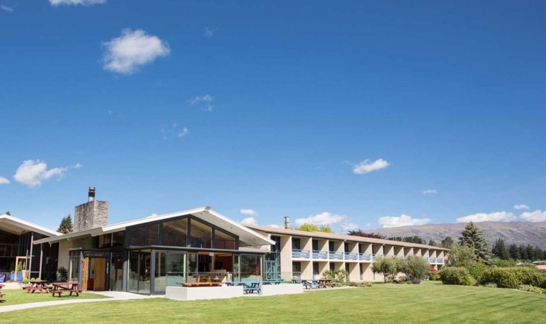 Wanaka Hotel Exterior